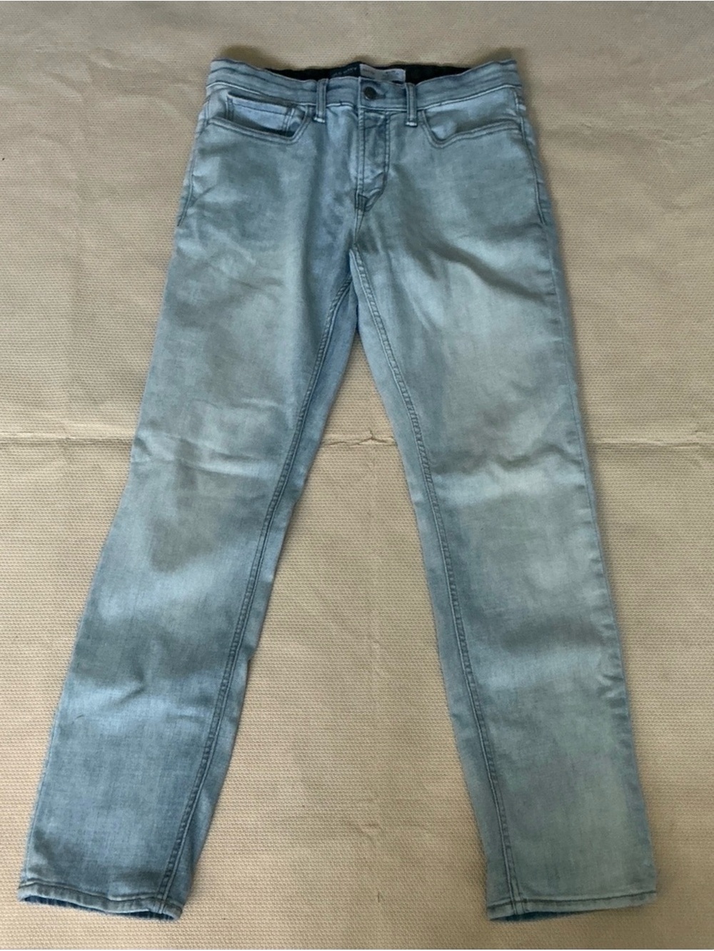 Old Navy Men's Slim Jeans in Light Gray Wash